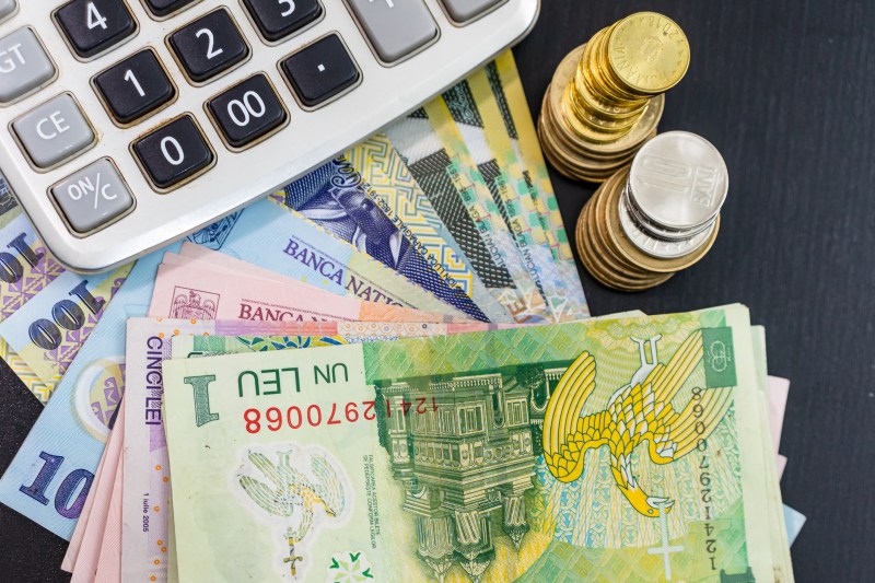 Altă „ordonanță trenuleț” pe masa Guvernului: Bani pentru prime de carieră didactică și profesională / Unde se vor putea angaja oamenii la stat / Derogări la creșteri salariale și angajări la stat
