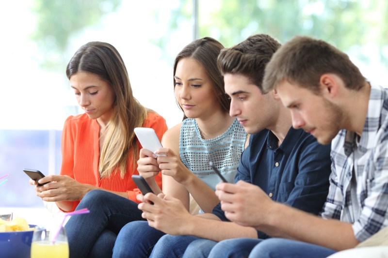 Ce rețele de telefonie au ales românii care au vrut să-și păstreze numărul, dar să schimbe operatorul în 2024: Digi, lider pe telefonie mobilă, Vodafone – pe fix