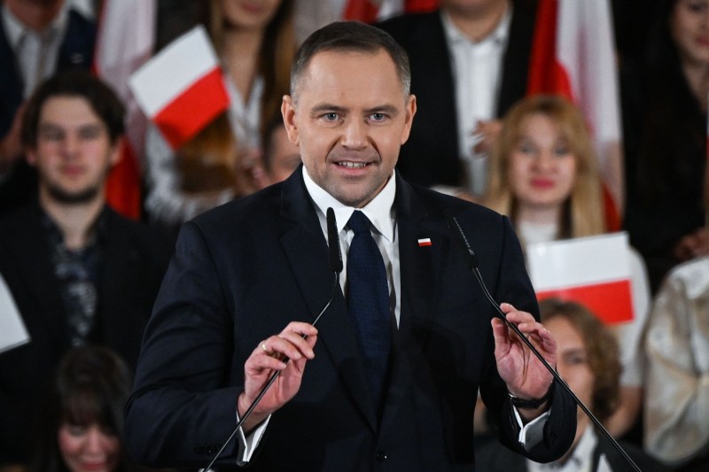 Candidatul conservator la prezidențialele din Polonia Karol Nawrocki neagă că a organizat un serviciu de escorte și dă în judecată ziarul care a publicat  acuzația