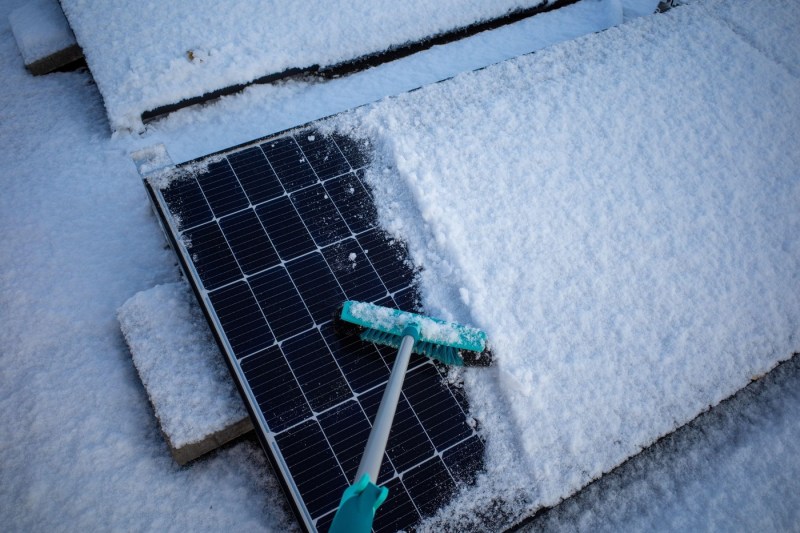Prosumatorii racordați la rețeaua de electricitate trebuie să plătească TVA de 19% pentru bateriile de stocare