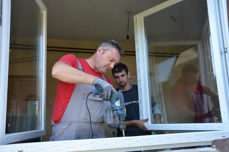 „Rabla pentru termopane” / Românii își vor putea înlocui termopanele vechi, cu bani de la stat