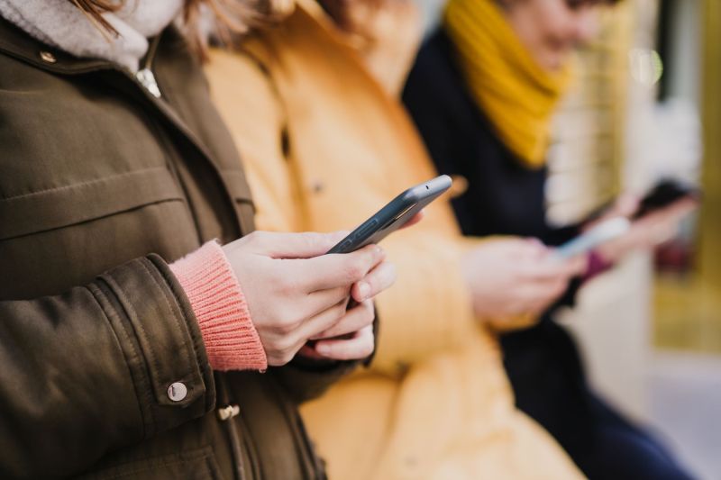 Cele mai mari amenzi primite de furnizorii de telefonie și cablu / Ce nereguli au fost găsite la Vodafone, Digi, Orange