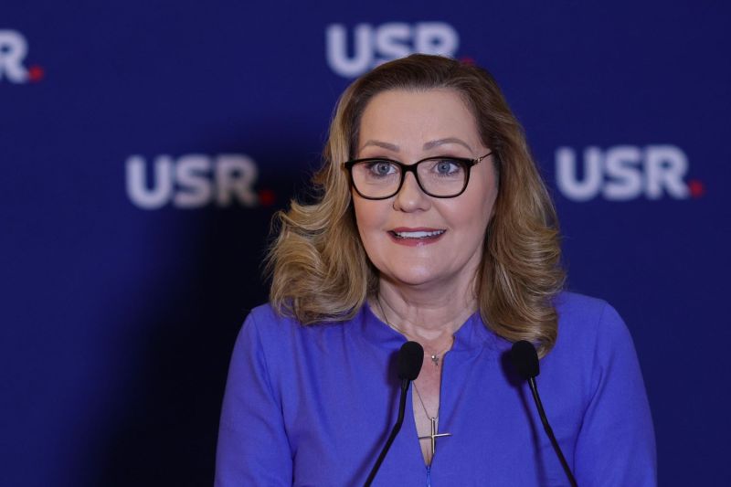 Care este miza banilor în scandalul retragerii lui Lasconi și în puciul din USR
