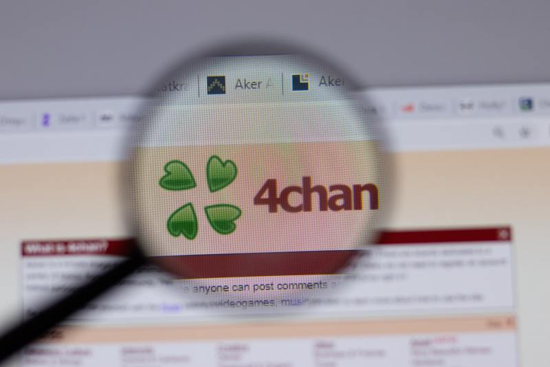 Infamul site 4chan a revenit online cu un mesaj sfidător: „Nimeni nu ne poate înlocui”