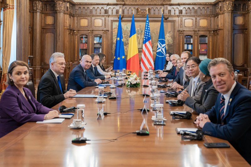 Concluziile părții române după discuția de la Cotroceni cu delegația SUA: „Au fost mulțumiți de clarificările privind anularea alegerilor”. În public, americanii nu au comentat alegerile