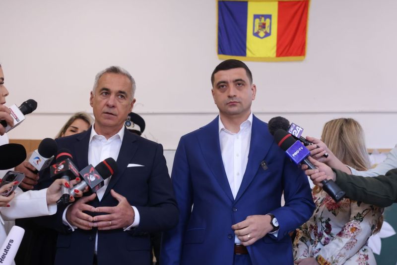George Simion și Călin Georgescu. Foto: Inquam Photos / Vlad Bereholschi