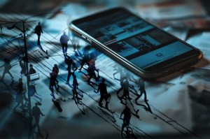 Social media. Colaj: Ion Mateș / Hotnews. Foto: Dreamstime