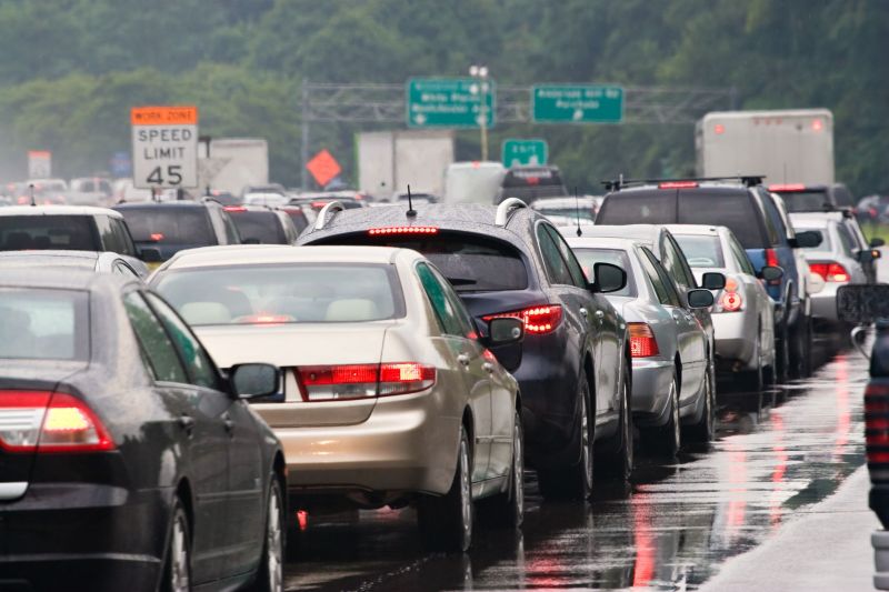 Piața auto românească a scăzut și luna trecută. Care au fost cele mai căutate mașini noi