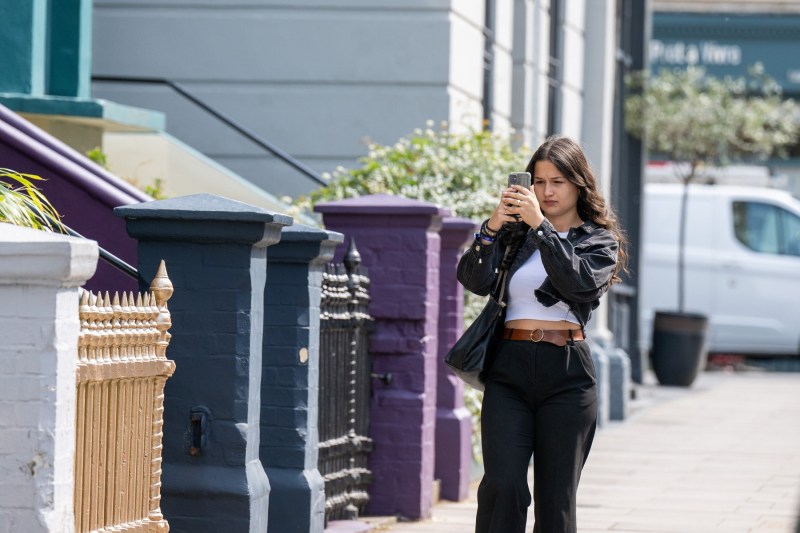 FOTO Soluția radicală găsită de un cartier celebru din Londra pentru a alunga turiștii nedoriți: „Se comportă ca niște oi”